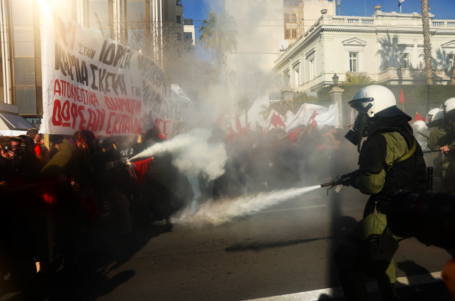 Στις 12:00 το πανεκπαιδευτικό συλλαλητήριο: Σε κατάληψη 150 πανεπιστημιακές σχολές