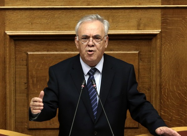 Δραγασάκης: Ακλόνητη η οικονομία της Ελλάδας, από τις εξελίξεις σε Ιταλία και Ισπανία