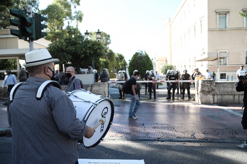 ΠΟΕΕΤ: Εικοσιτετράωρη απεργία στον κλάδο του επισιτισμού-τουρισμού στις 10 Νοεμβρίου