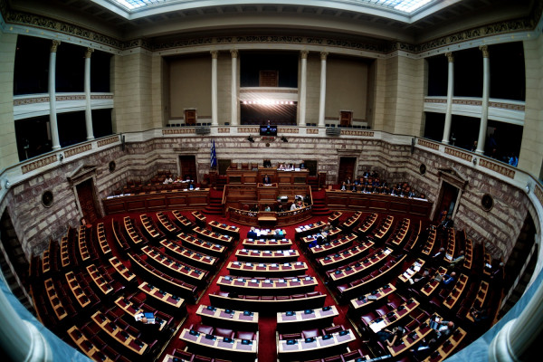 Αυτές είναι οι φοροελαφρύνσεις ύψους 1,2 δισ. που προβλέπει ο προϋπολογισμός