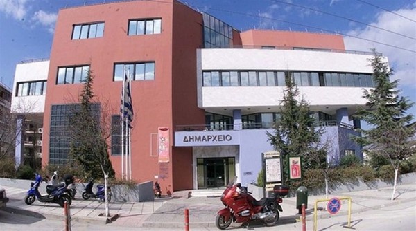 Επιχείρηση παραπλάνησης και εξαπάτησης των γονέων καταγγέλλει ο δήμος Νεάπολης-Συκεών