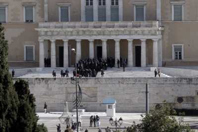 Πρεμιέρα σήμερα για τη νέα Βουλή