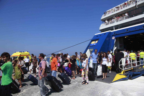 Τουρισμός για όλους: Με ΑΦΜ οι αιτήσεις, ποιοι θα πεταχτούν εκτός