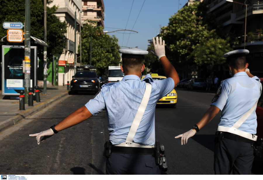 «Βροχή» οι κλήσεις για παρκάρισμα, ταχύτητα, κράνος και δίπλωμα τη Μεγάλη Εβδομάδα