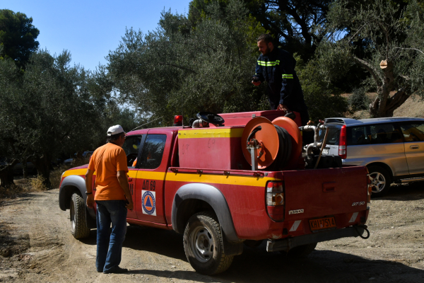 Νέα αναζωπύρωση της πυρκαγιάς στο Ρέθυμνο - Επιχειρούν δύο ελικόπτερα