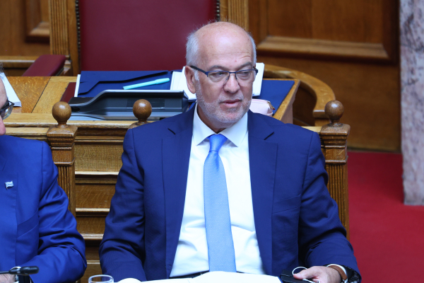 Θα κάνουν «ντου» οι απέναντι αν φύγει ο Μητσοτάκης; - Και οι... εξωγήινοι;