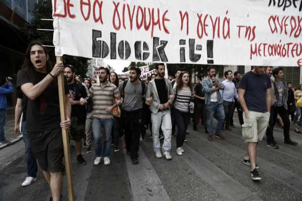 Οι αλλαγές σε μισθούς, απολύσεις, απεργίες και συλλογικές συμβάσεις που προτείνουν οι «Σοφοί»