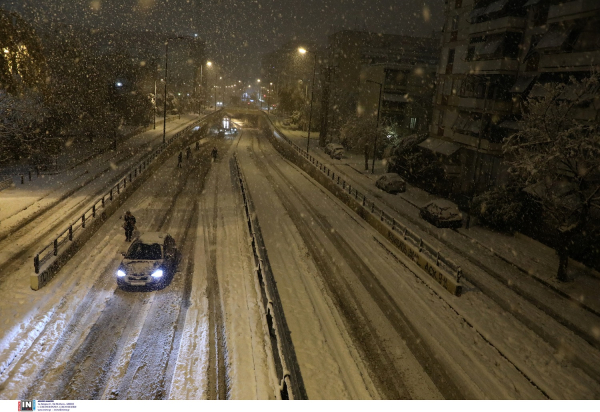 Οι αλυσίδες δεν είναι υποχρεωτικές... μόνο όταν χιονίζει αλλά δεν το ξέρουν όλοι