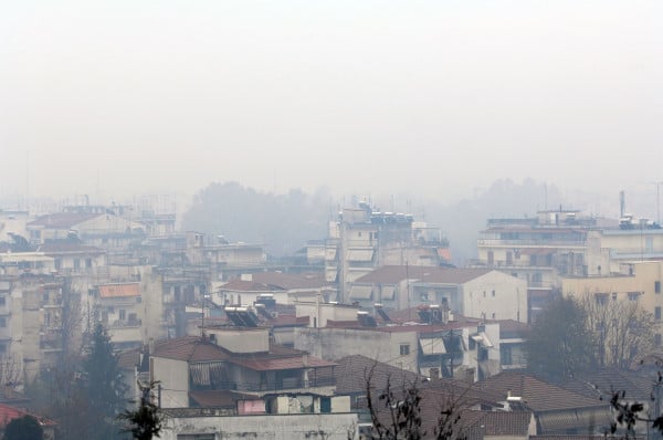 Πρόεδρος Αντικαρκινικής Εταιρείας: Πώς συνδέεται ο καρκίνος με τη χρήση τζακιού