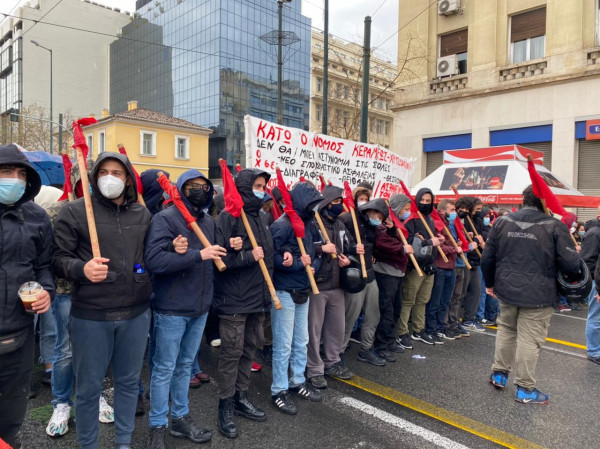 Σε εξέλιξη πανεκπαιδευτικό συλλαλητήριο σε Προπύλαια και Σύνταγμα (φωτο-βίντεο)