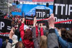 Ομπάμα και Μέρκελ «ξαναστήνουν» την TTIP 