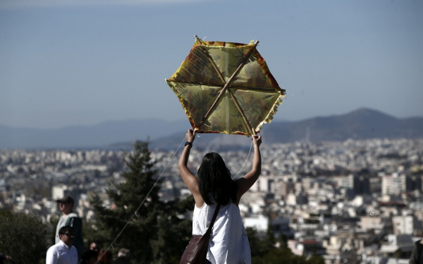 Τα έθιμα της Καθαράς Δευτέρας - Πώς να φτιάξετε τον δικό σας χαρταετό