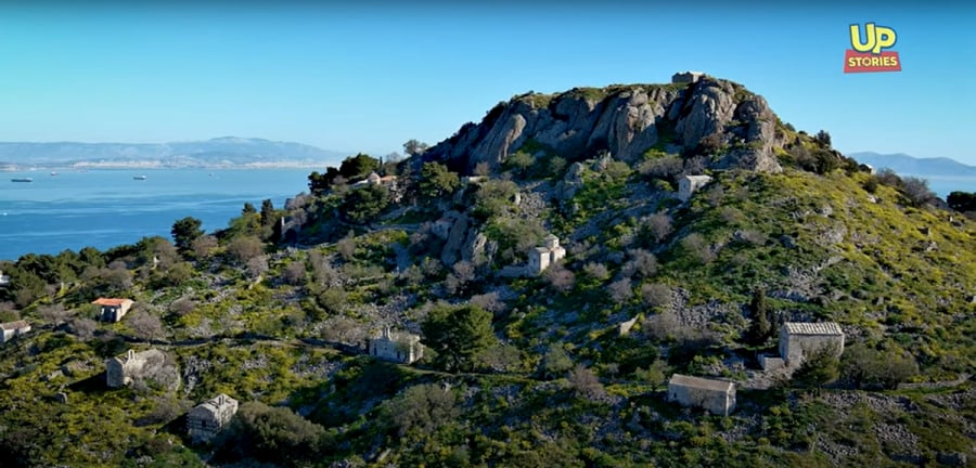 Παλαιοχώρα Αίγινας: Ο άγνωστος Μυστράς του Σαρωνικού με τις 365 εκκλησίες (βίντεο)