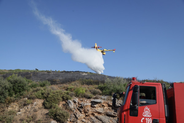 Υψηλός κίνδυνος πυρκαγιάς την Τετάρτη σε 13 περιοχές της χώρας