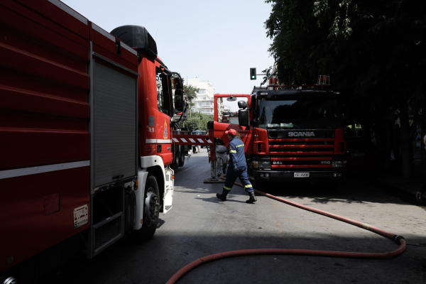 Φωτιά τώρα στα Μέθανα - «Σηκώθηκαν» εναέρια μέσα