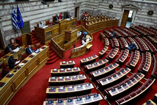 Ψήφος αποδήμων: Προς αναζήτηση 200 ψήφων