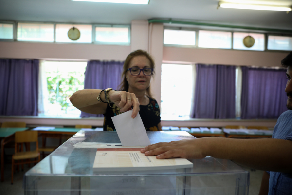 Νέα δημοσκόπηση: Στις 8 μονάδες η «ψαλίδα» ανάμεσα σε ΝΔ και ΣΥΡΙΖΑ