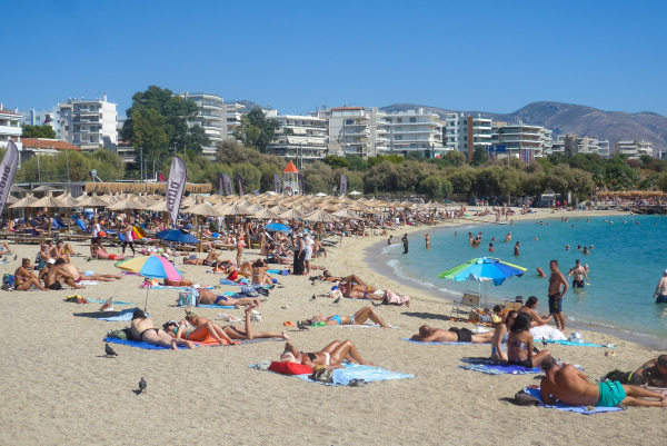 Κατεβάστε τα... μαγιό, καιρός για τα πρώτα καλοκαιρινά μπάνια