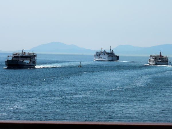 Σύγκρουση πλοίων στο λιμάνι της Τήνου