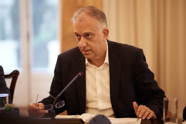 Θεοδωρικάκος: «Χρηστικός οδηγός στα Αστυνομικά Τμήματα για την επικοινωνία με κωφούς και βαρήκοους»