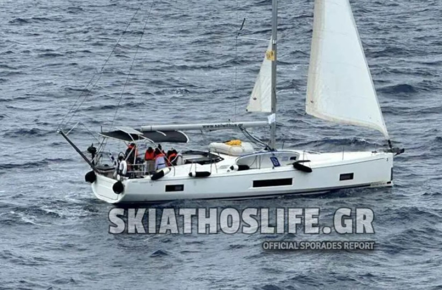 Ακυβέρνητο ιστιοπλοϊκό με 10 επιβαίνοντες στη Σκόπελο