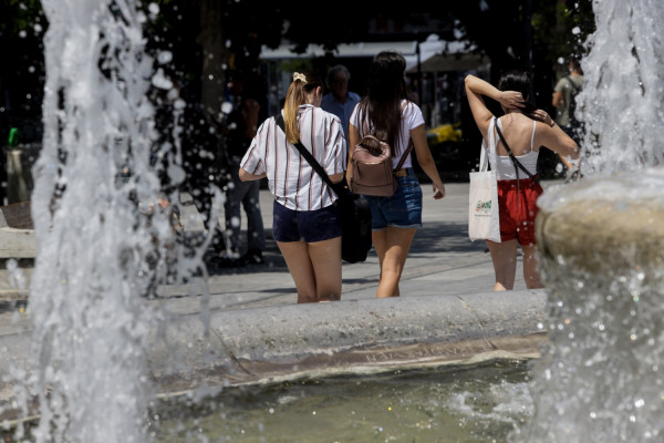 Καιρός σήμερα: Ζέστη σε όλη τη χώρα, 34 βαθμούς θα «χτυπήσει» ο υδράργυρος