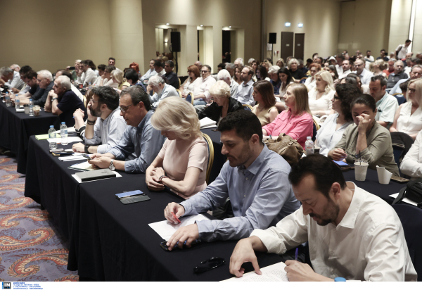 Σε θέσεις μάχης όλες οι φυλές της Κουμουνδούρου ενόψει της ΚΕ και των πρώτων αποχωρήσεων