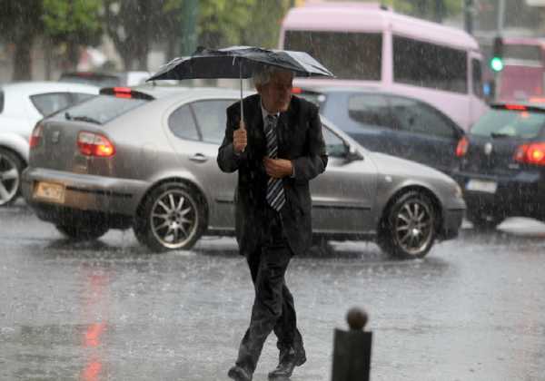 Φθινοπωρινό το σκηνικό του καιρού και αύριο