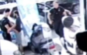 Βίντεο ντοκουμέντο λίγα λεπτά μετά την εκτέλεσε στον Πειραιά: Καρέ καρέ η σύλληψη του δράστη