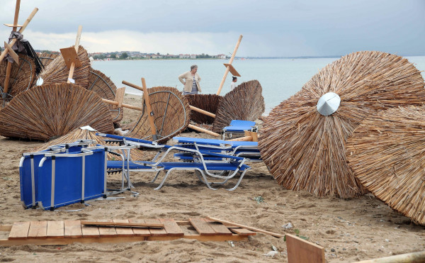 Χαλκιδική: Μετράνε τις πληγές τους οι κάτοικοι - Μάχη με τον χρόνο δίνει ο κρατικός μηχανισμός για την αποκατάσταση των ζημιών (φωτο-video)