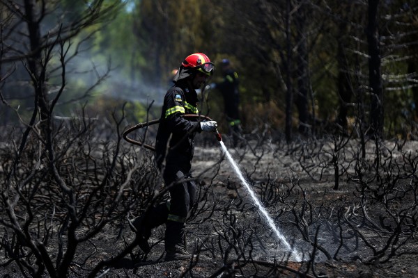 Υπό μερικό έλεγχο η φωτιά στον ΧΥΤΑ Αγίου Νικολάου