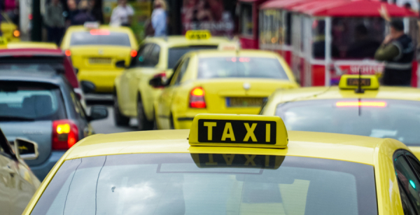 Σταϊκούρας: Έμπρακτη η στήριξη της κυβέρνησης στον κλάδο των αυτοκινητιστών ταξί