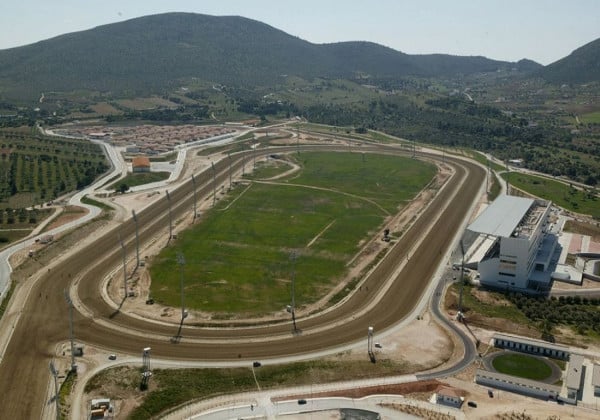 Κραυγή απόγνωσης από την ιπποδρομιακή κοινότητα προς του λοιμωξιολόγους: «Ανοίξτε τώρα το Μαρκόπουλο!»