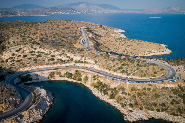 Αλλαγές στα Λιμανάκια Βουλιαγμένης, παρεμβάσεις στον παραλιακό δρόμο (βίντεο)