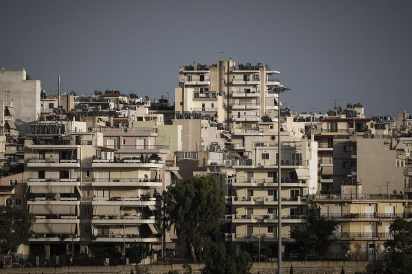 Αναστέλλεται για έναν ακόμη χρόνο ο φόρος υπεραξίας ακινήτων