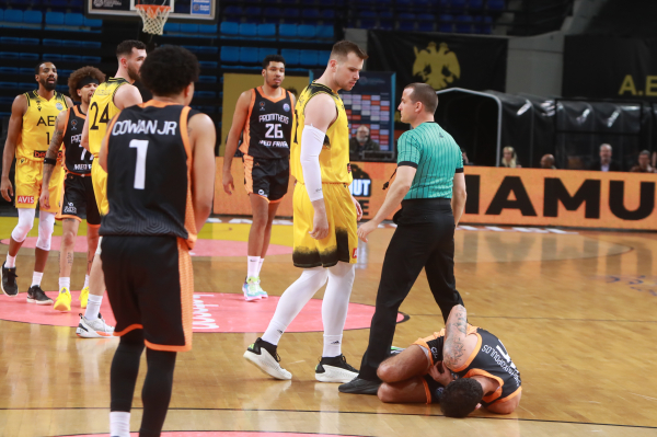 Basketball Champions League: Ένταση και διακοπή στο ΑΕΚ- Προμηθέας