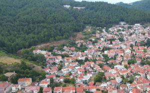 Η ελληνική πόλη που πρέπει οπωσδήποτε να πάτε την άνοιξη