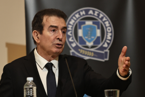 «Κατεβάστε ασφάλειες, κλείστε κινητά» - Το deepfake βίντεο του Χρυσοχοΐδη και η προειδοποίηση