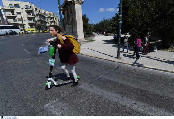 Υποχρεωτικό το κράνος για ποδηλάτες, τέλος τα γκάζια για τα ηλεκτρικά πατίνια