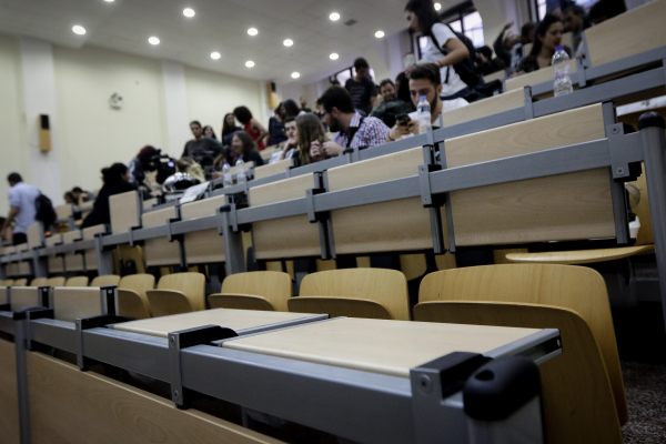 Κάθε πότε πρέπει να κάνουν rapid test οι φοιτητές