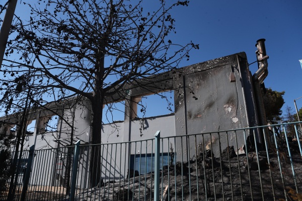 Φωτιά στην Αττική: Κατεδαφίζονται 57 σπίτια - Οι δήμοι, οι αποζημιώσεις, τα δάνεια και η επιδότηση ενοικίου