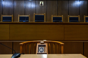«Καμπάνα» από την Ευρωπαϊκή Ένωση Δικαστών για τις επιθέσεις δικηγόρων σε δικαστές