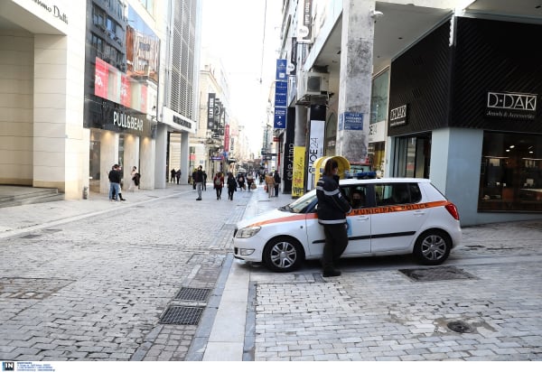 Όλο και πιο κοντά στα ψώνια μόνο για εμβολιασμένους