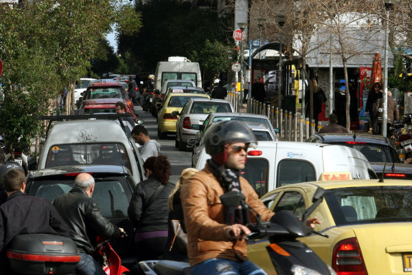 Κυκλοφοριακό χάος στους δρόμους - Ποιοι δρόμοι έχουν το μεγαλύτερο πρόβλημα