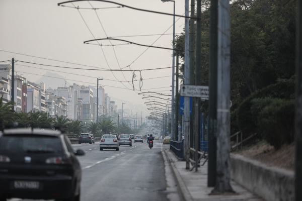 Καθημερινή οδηγική μας συνήθεια απαγορεύεται αυστηρά και τιμωρείται από τον Κ.Ο.Κ.