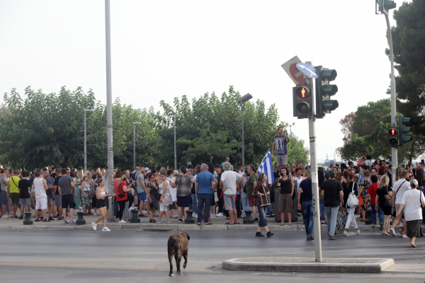 Ξεψάχνισμα σε ιστοσελίδες και λογαριασμούς αρνητών - Τα ευρήματα και οι έρευνες για τους... καθοδηγητές