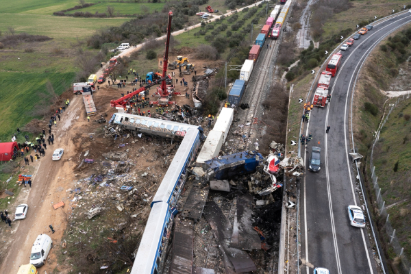 Δημοσκόπηση Alco: Αδικαιολόγητη καθυστέρηση για τα Τέμπη λέει το 75% - «Κόκκινη κάρτα» στους υπουργούς από το 51%