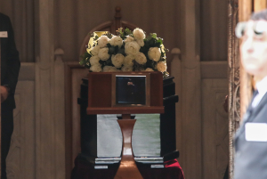 Όλοι ήταν εκεί για την Μαρινέλλα - Συγκλονιστικοί οι επικήδειοι από Χαρούλα και Νταλάρα