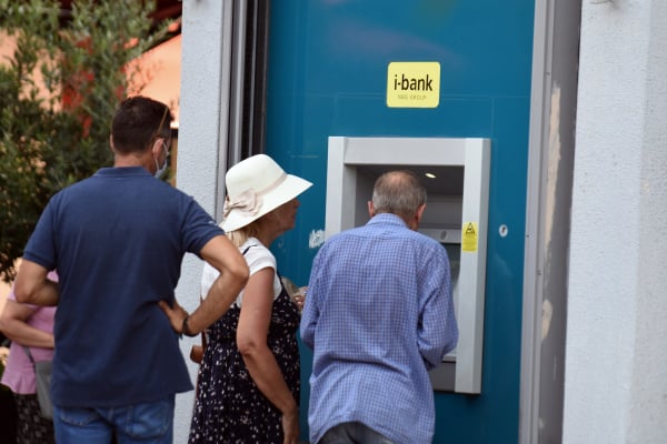 Απάτη με το Market Pass: Έκλεψε από ηλικιωμένο 5.000 ευρώ