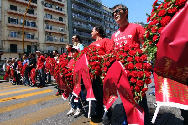 Ξεκίνησαν οι πορείες για την Πρωτομαγιά στο κέντρο της Αθήνας